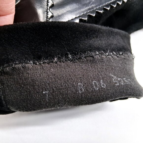 Robert Clergerie Paris Black Leather Sock Boot Heels Tassel Scallop Y2K SZ 7 - Picture 14 of 16